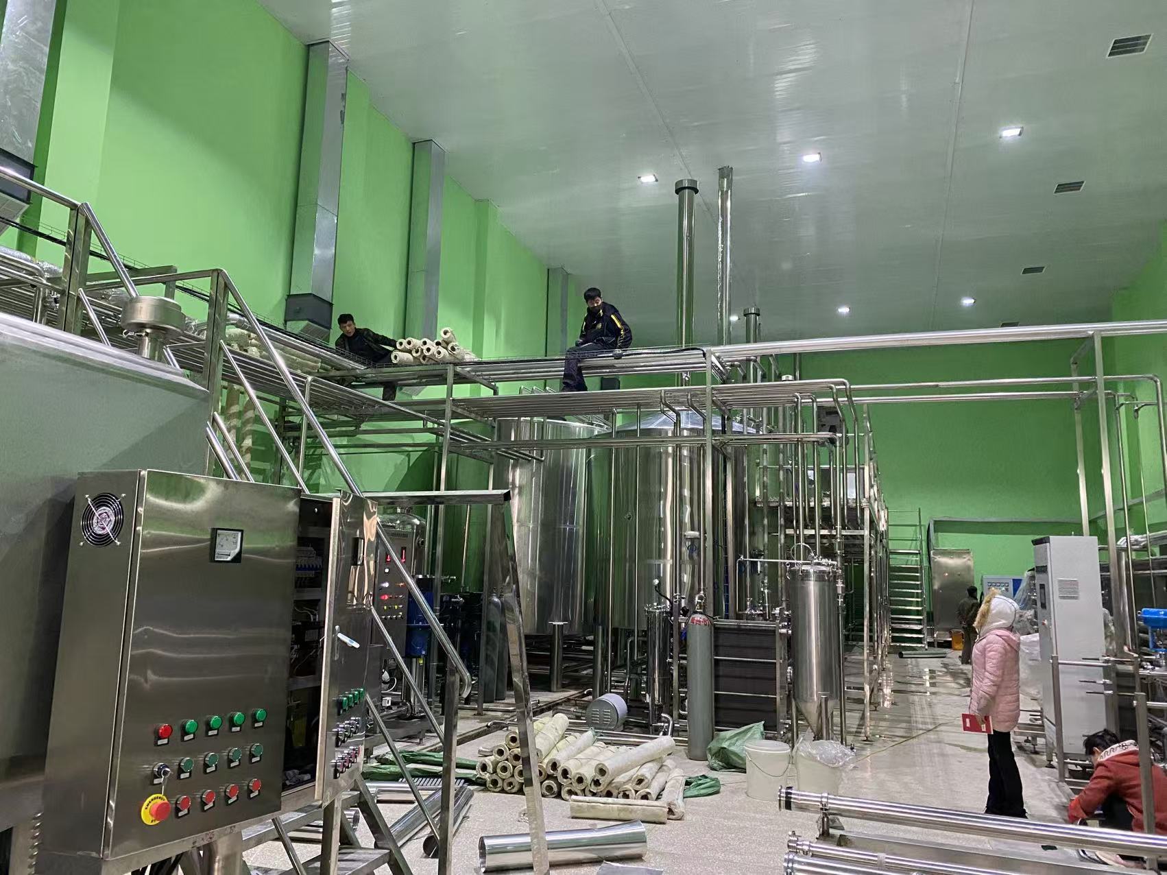 新乡精酿啤酒设备厂—精酿啤酒设备制造:传承工艺与创新科技的交融